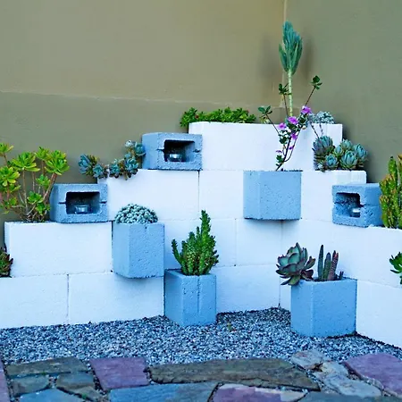 Acacia Villa *